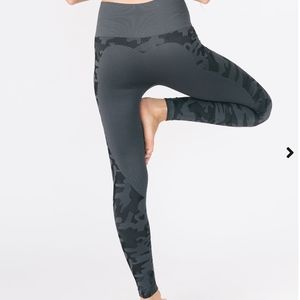 Zyia workout leggings